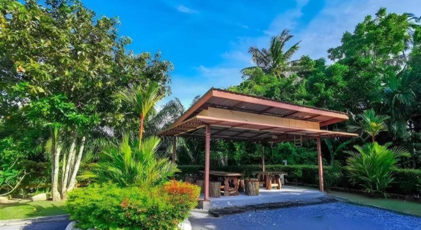Panita Resort Khanom Esterno foto